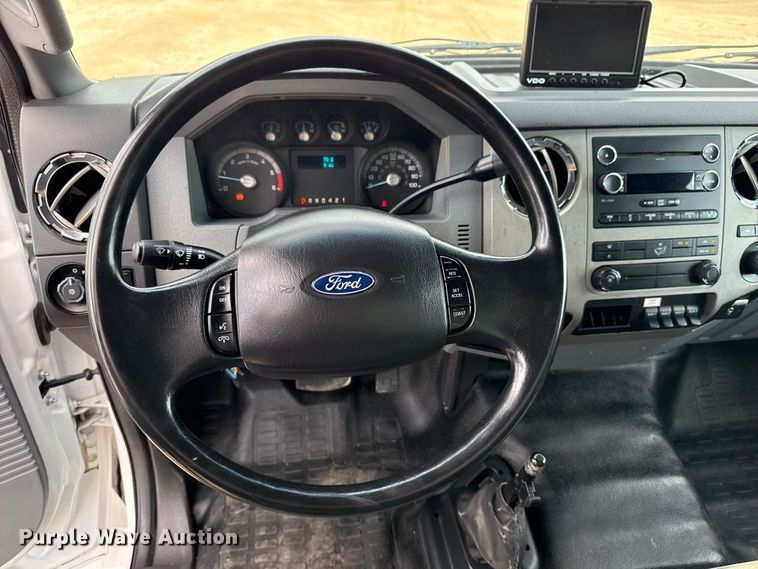 image for item EG6125 2013 Ford F650 Super Duty box truck