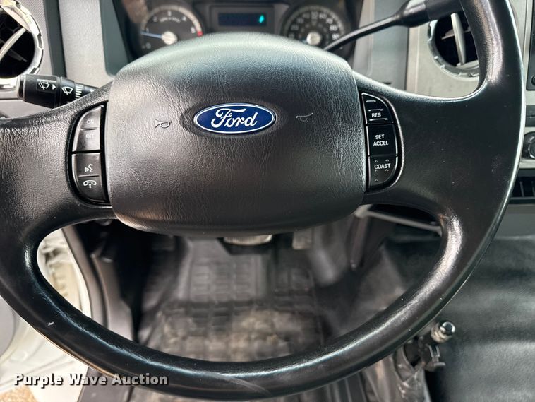 image for item EG6125 2013 Ford F650 Super Duty box truck
