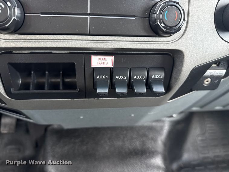 image for item EG6125 2013 Ford F650 Super Duty box truck