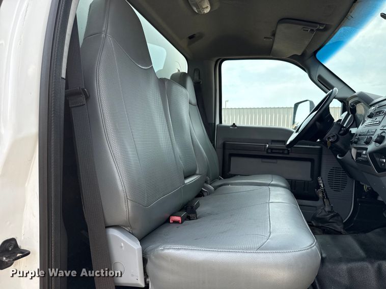 image for item EG6125 2013 Ford F650 Super Duty box truck