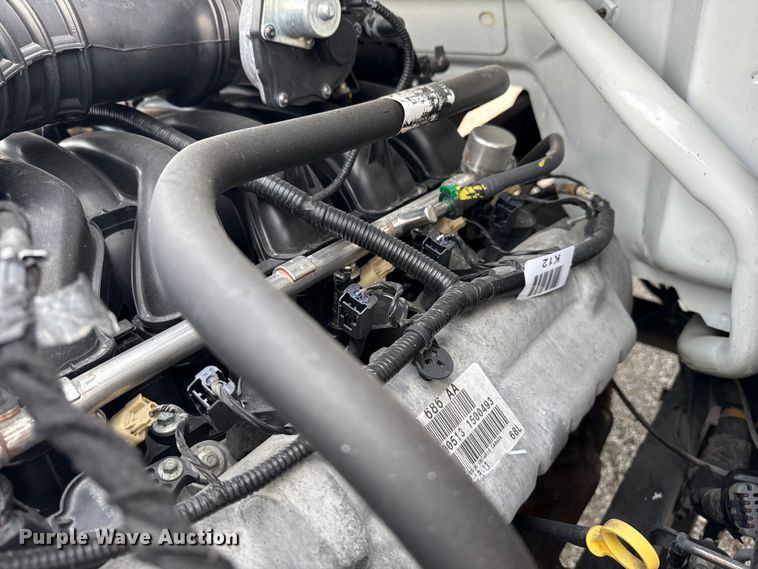 image for item EG6125 2013 Ford F650 Super Duty box truck