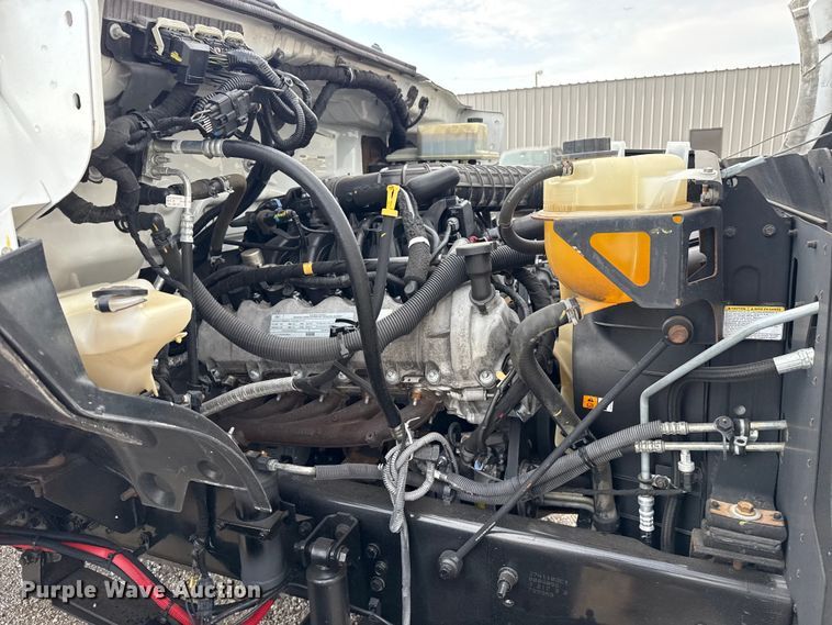 image for item EG6125 2013 Ford F650 Super Duty box truck