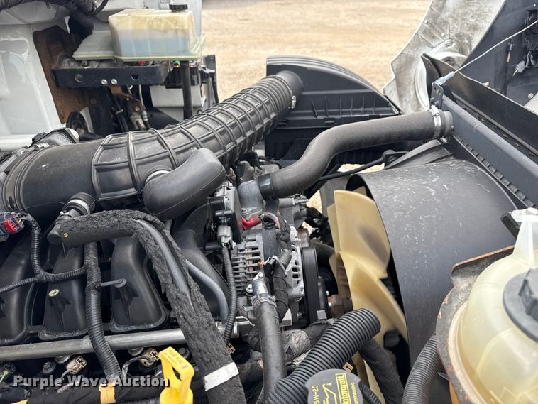 image for item EG6125 2013 Ford F650 Super Duty box truck