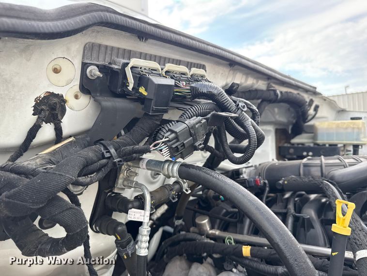 image for item EG6125 2013 Ford F650 Super Duty box truck