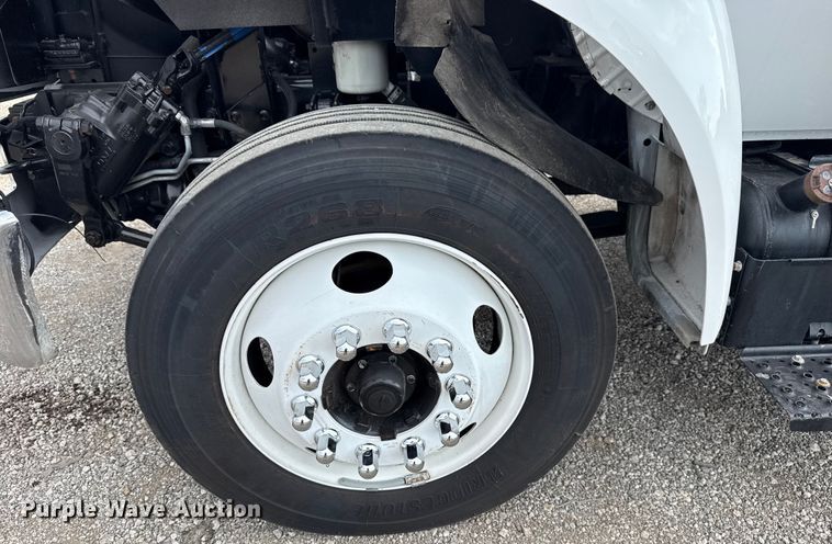 image for item EG6125 2013 Ford F650 Super Duty box truck