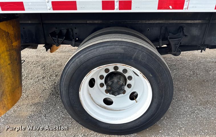 image for item EG6125 2013 Ford F650 Super Duty box truck