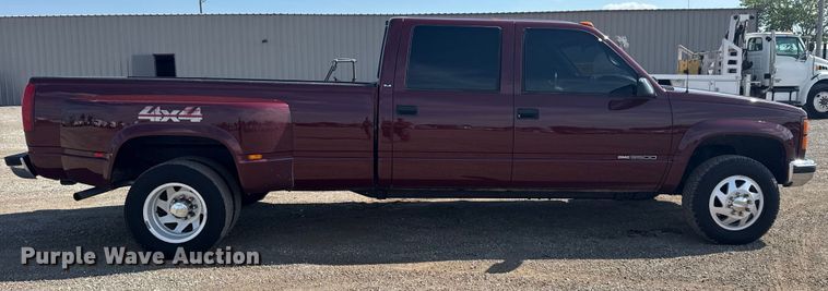 image for item EG6141 1998 GMC Sierra 3500 Crew Cab pickup truck