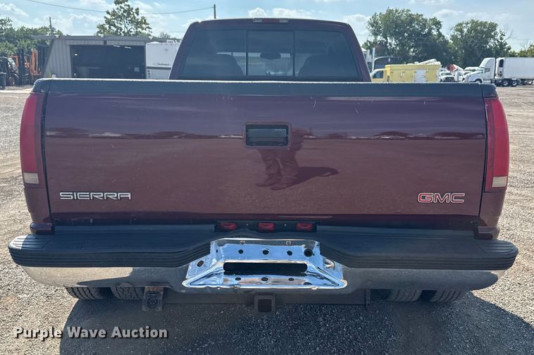 image for item EG6141 1998 GMC Sierra 3500 Crew Cab pickup truck