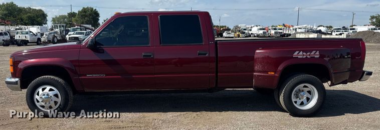 image for item EG6141 1998 GMC Sierra 3500 Crew Cab pickup truck