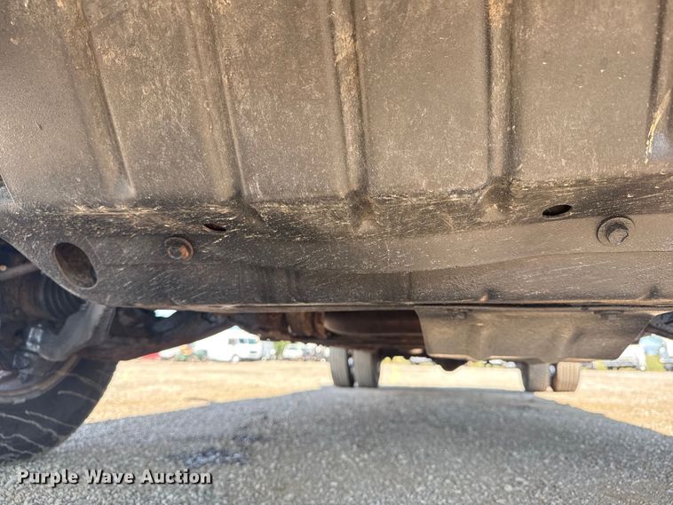 image for item EG6141 1998 GMC Sierra 3500 Crew Cab pickup truck