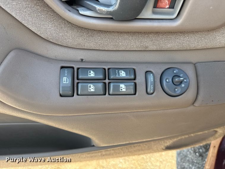 image for item EG6141 1998 GMC Sierra 3500 Crew Cab pickup truck