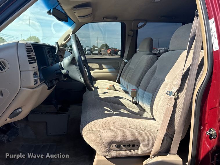 image for item EG6141 1998 GMC Sierra 3500 Crew Cab pickup truck