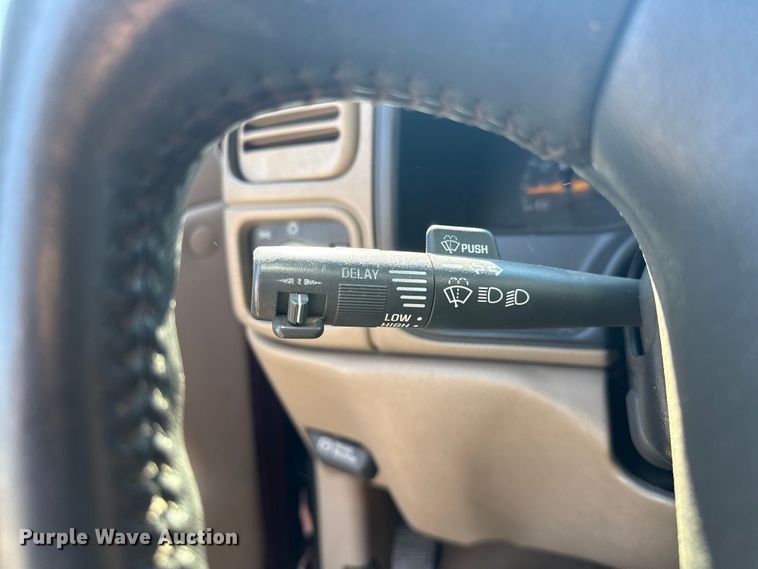 image for item EG6141 1998 GMC Sierra 3500 Crew Cab pickup truck