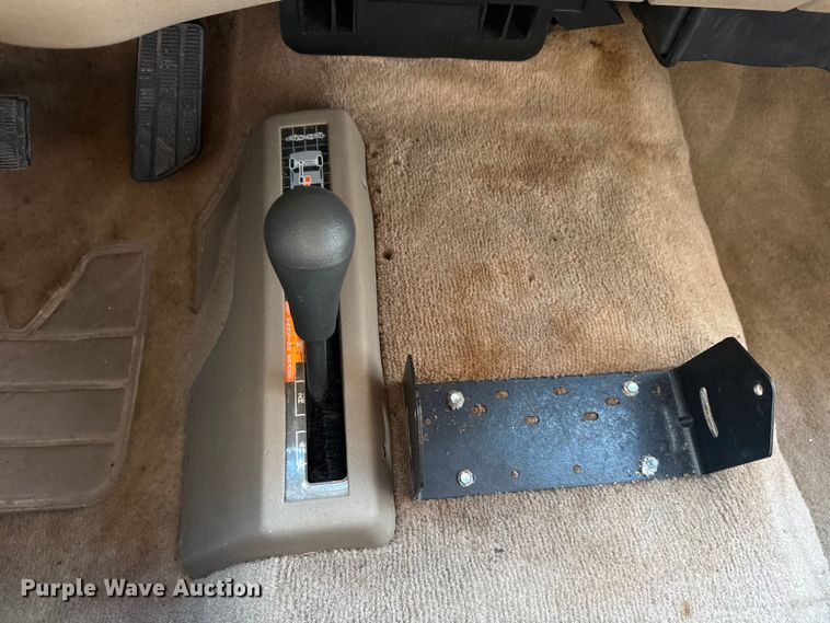 image for item EG6141 1998 GMC Sierra 3500 Crew Cab pickup truck