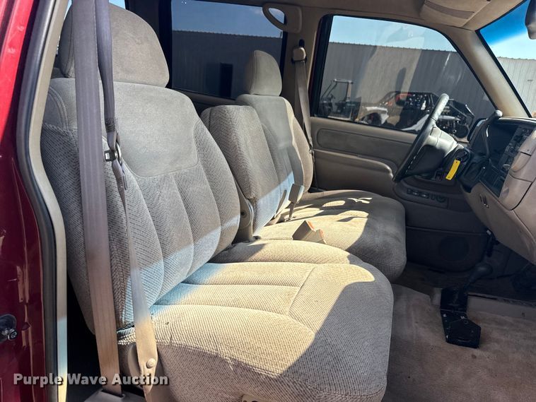 image for item EG6141 1998 GMC Sierra 3500 Crew Cab pickup truck