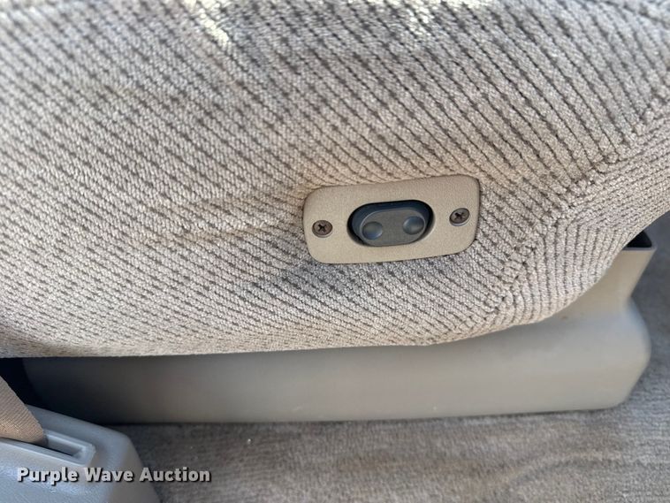 image for item EG6141 1998 GMC Sierra 3500 Crew Cab pickup truck