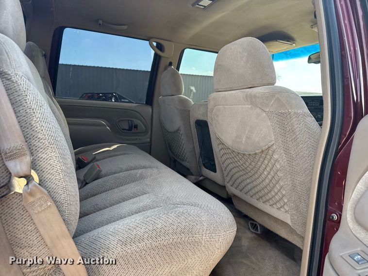 image for item EG6141 1998 GMC Sierra 3500 Crew Cab pickup truck