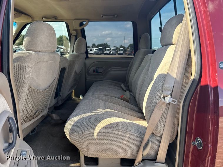 image for item EG6141 1998 GMC Sierra 3500 Crew Cab pickup truck