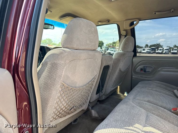 image for item EG6141 1998 GMC Sierra 3500 Crew Cab pickup truck