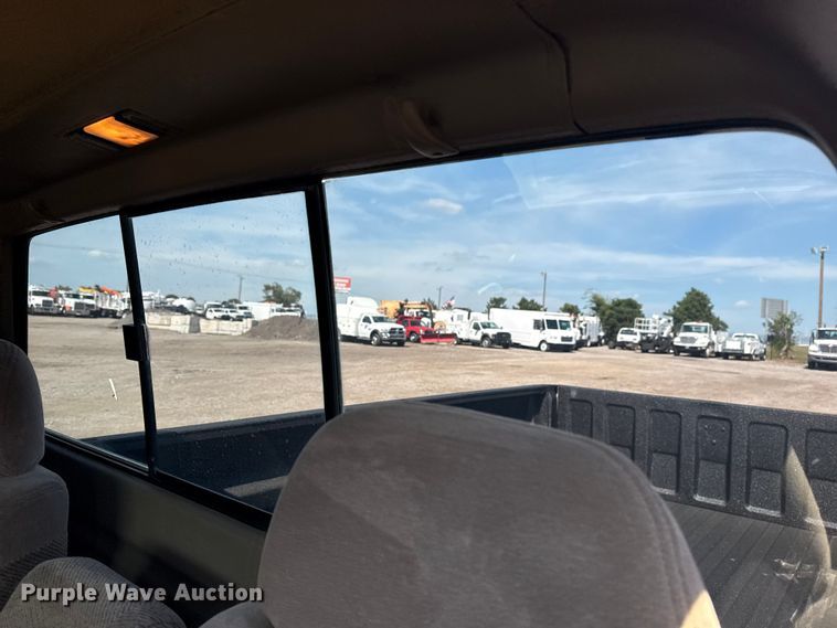 image for item EG6141 1998 GMC Sierra 3500 Crew Cab pickup truck