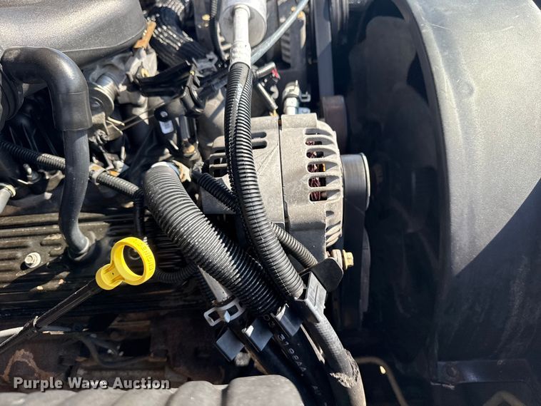 image for item EG6141 1998 GMC Sierra 3500 Crew Cab pickup truck