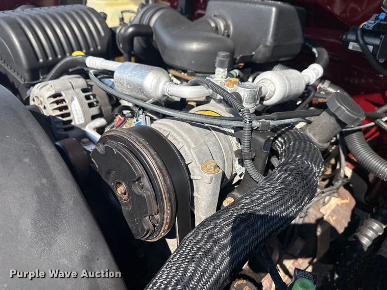 image for item EG6141 1998 GMC Sierra 3500 Crew Cab pickup truck