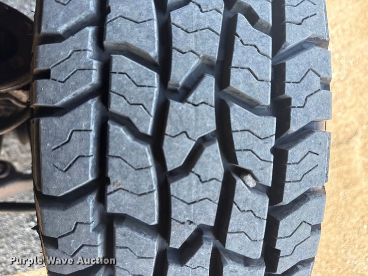 image for item EG6141 1998 GMC Sierra 3500 Crew Cab pickup truck