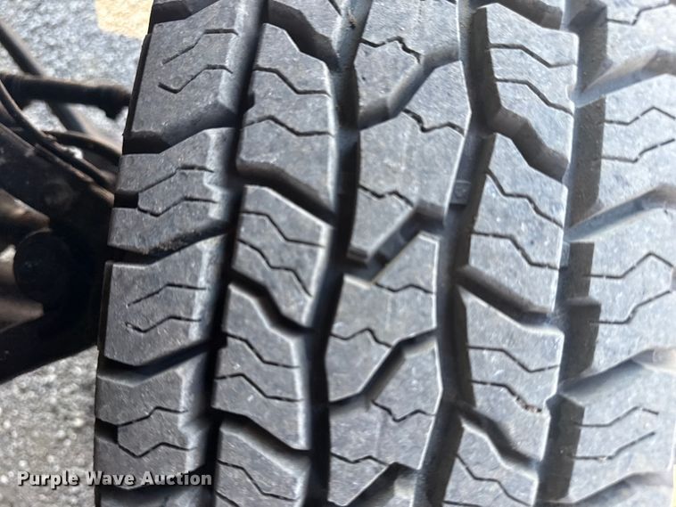 image for item EG6141 1998 GMC Sierra 3500 Crew Cab pickup truck