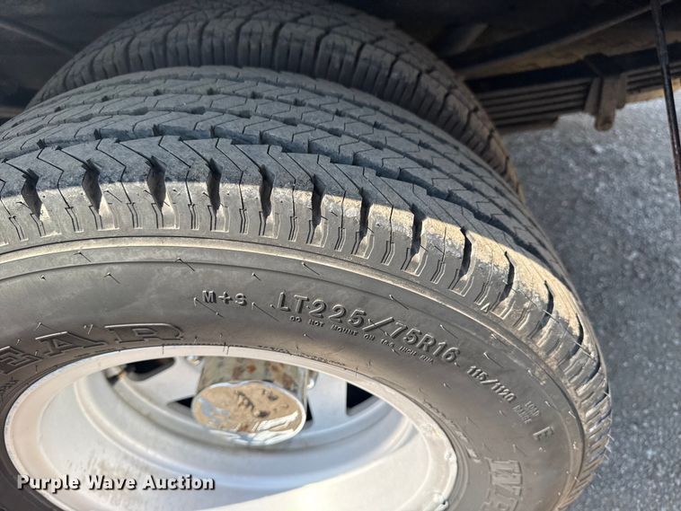 image for item EG6141 1998 GMC Sierra 3500 Crew Cab pickup truck