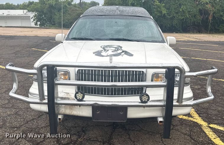 image for item EG8170 1997 Lincoln Town Car hearse