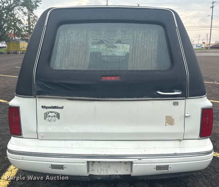 image for item EG8170 1997 Lincoln Town Car hearse