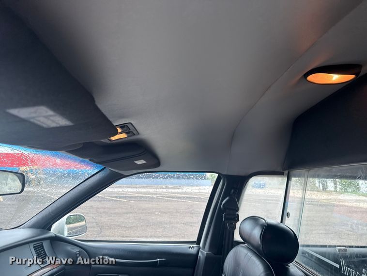 image for item EG8170 1997 Lincoln Town Car hearse