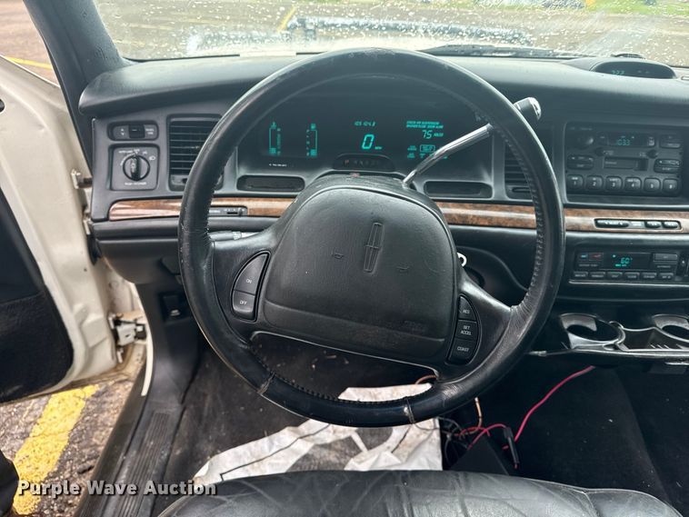 image for item EG8170 1997 Lincoln Town Car hearse