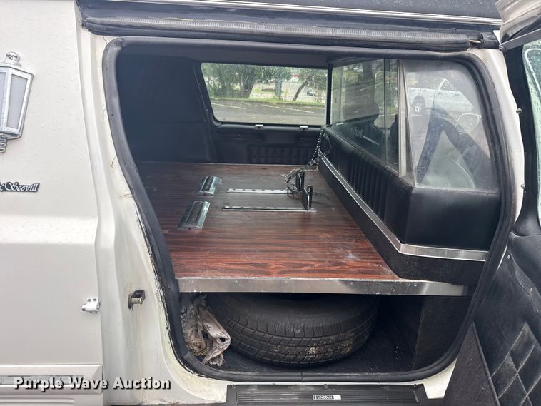 image for item EG8170 1997 Lincoln Town Car hearse