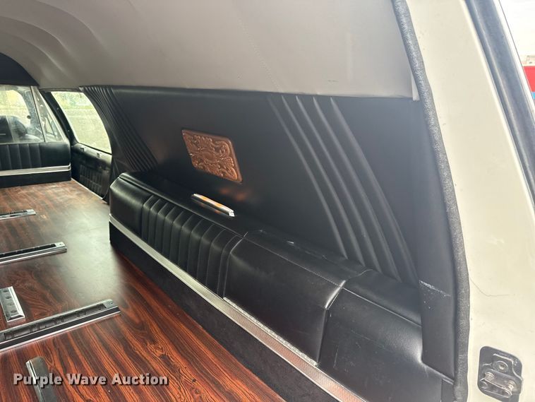 image for item EG8170 1997 Lincoln Town Car hearse