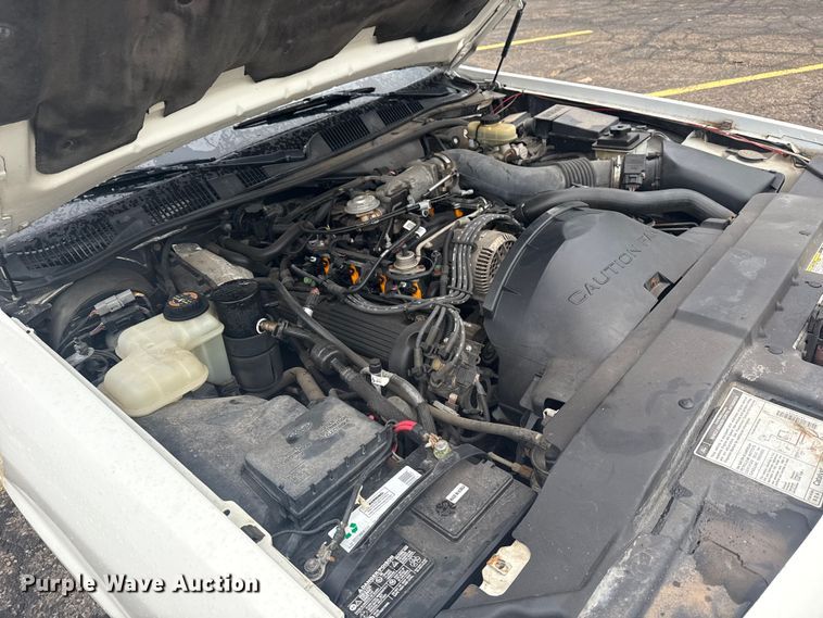 image for item EG8170 1997 Lincoln Town Car hearse