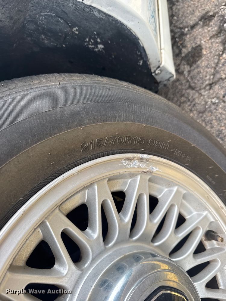 image for item EG8170 1997 Lincoln Town Car hearse