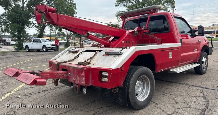 image for item EG8172 2006 Ford F350 Super Duty tow truck