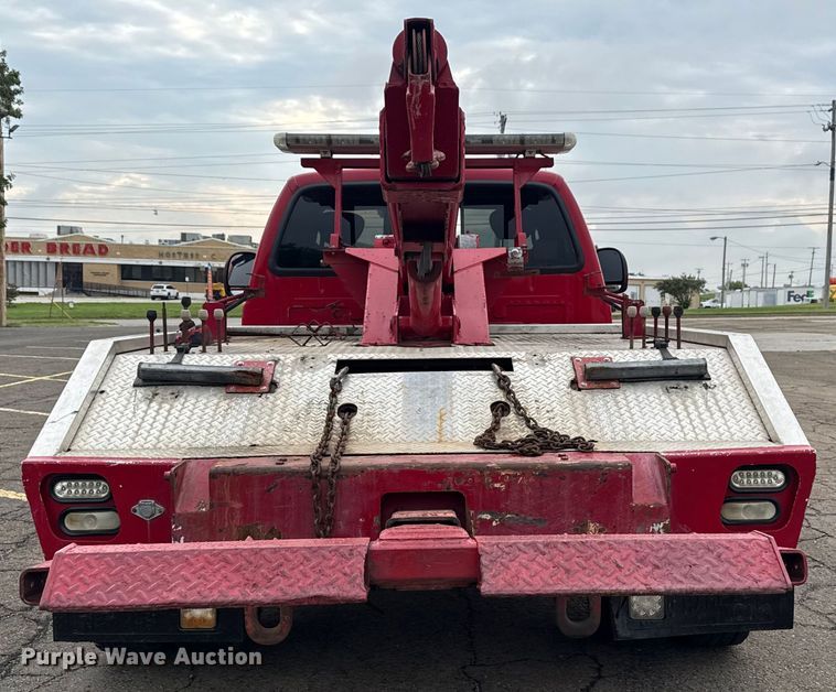 image for item EG8172 2006 Ford F350 Super Duty tow truck