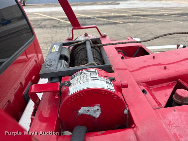 image for item EG8172 2006 Ford F350 Super Duty tow truck