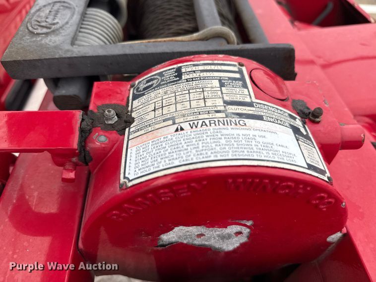 image for item EG8172 2006 Ford F350 Super Duty tow truck