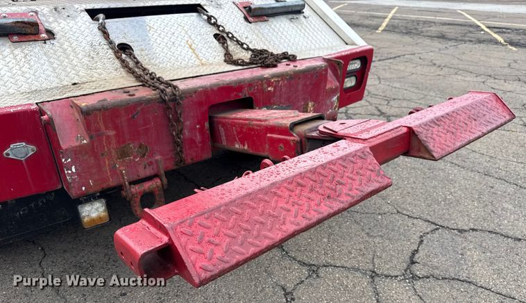 image for item EG8172 2006 Ford F350 Super Duty tow truck