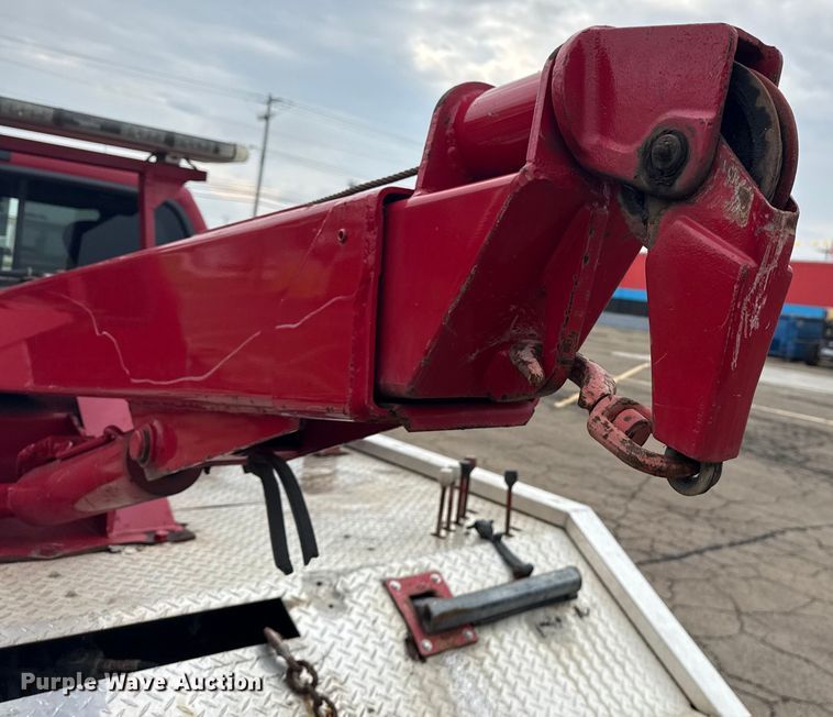 image for item EG8172 2006 Ford F350 Super Duty tow truck