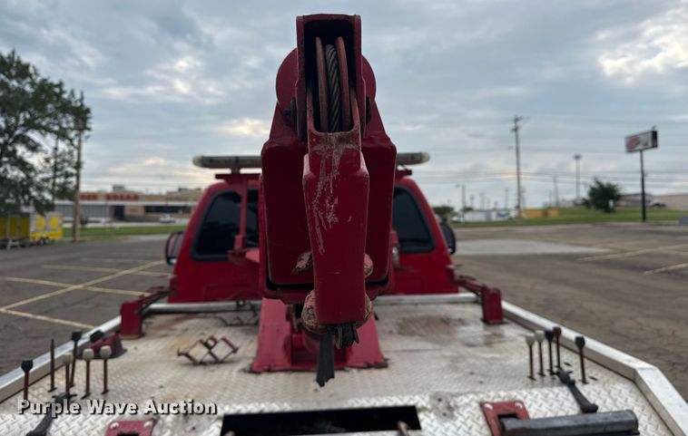 image for item EG8172 2006 Ford F350 Super Duty tow truck