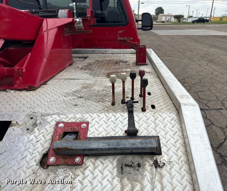 image for item EG8172 2006 Ford F350 Super Duty tow truck