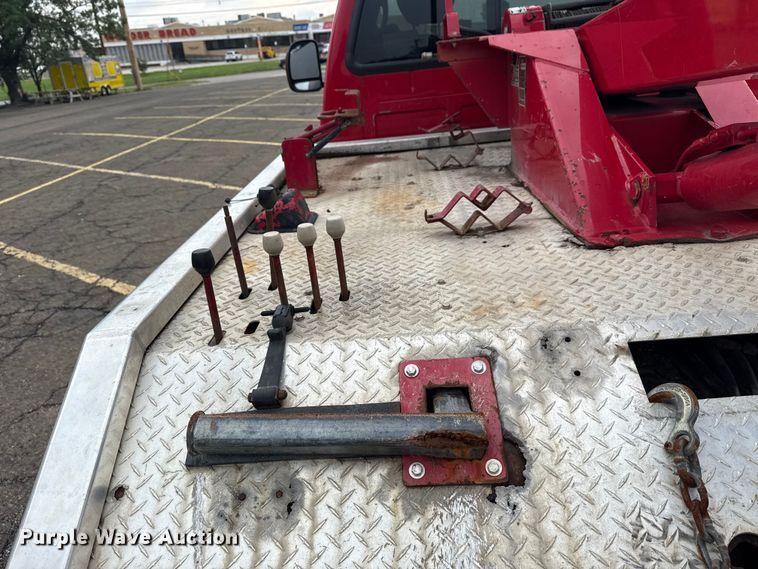 image for item EG8172 2006 Ford F350 Super Duty tow truck