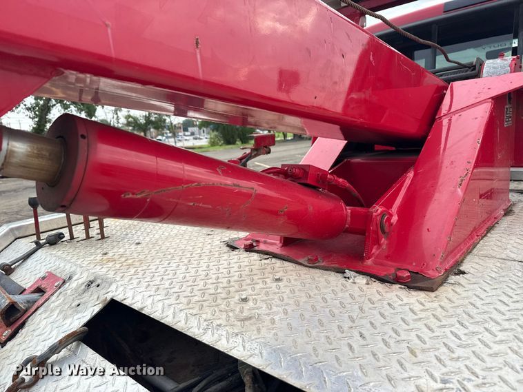 image for item EG8172 2006 Ford F350 Super Duty tow truck