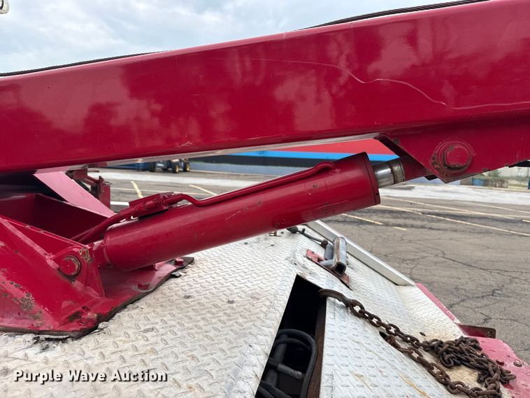 image for item EG8172 2006 Ford F350 Super Duty tow truck