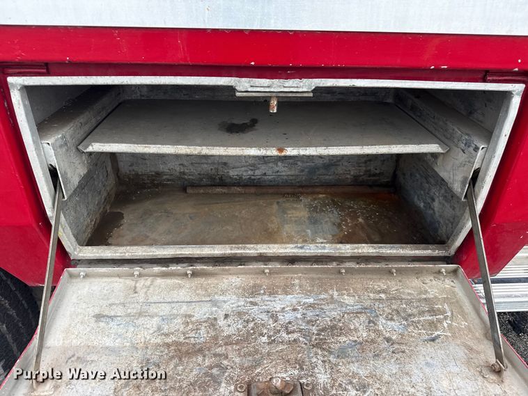 image for item EG8172 2006 Ford F350 Super Duty tow truck