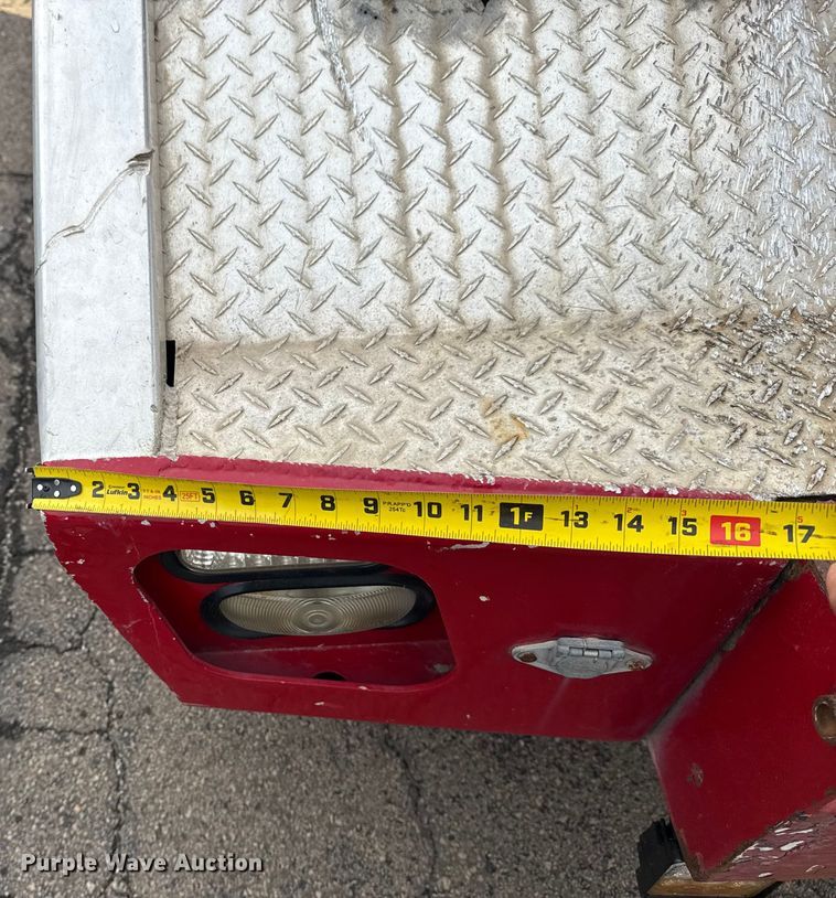 image for item EG8172 2006 Ford F350 Super Duty tow truck